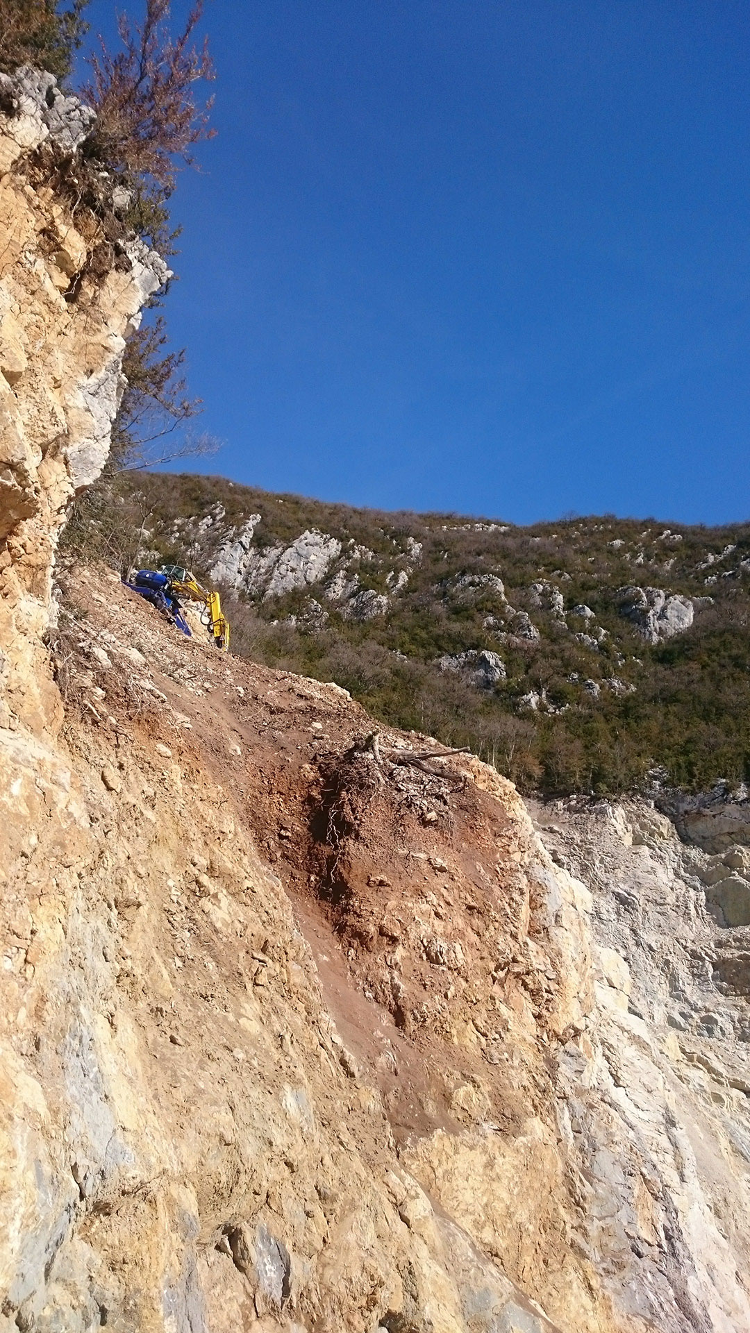 Duperier TP en Savoie - Travaux extrêmes à la carrière du Val de Fier